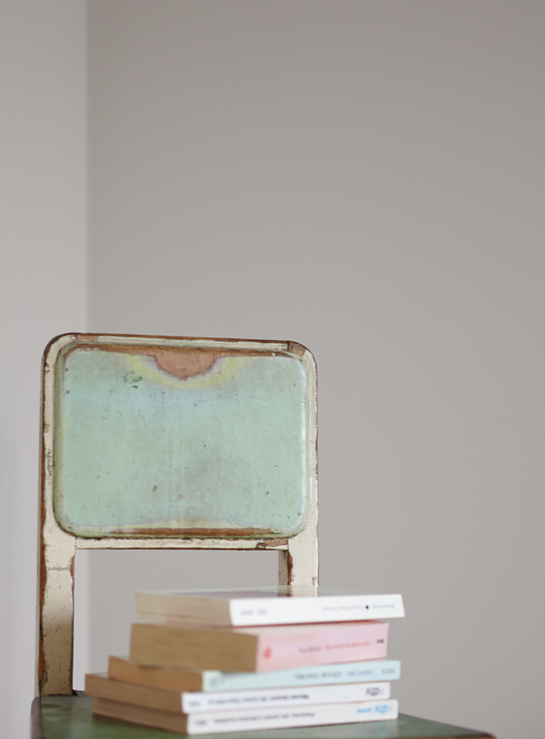 Premium Wandfarbe Grau Mittelgrau Alpina Feine Farben Nebel Im November Alpina Farben Baltic