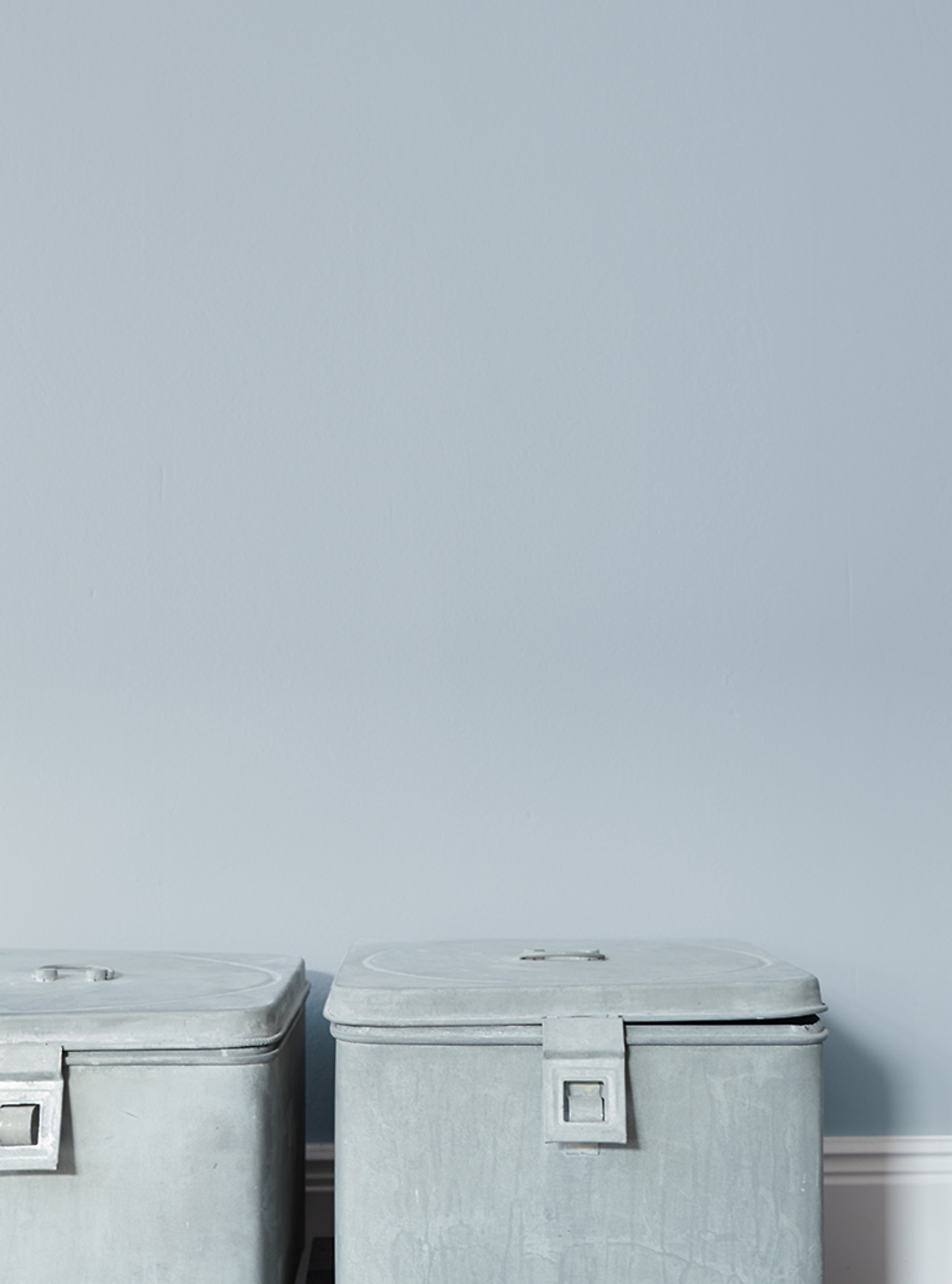 Premium Wandfarbe Blau Blaugrau Alpina Feine Farben Steinblaue Schonheit Alpina Farben Baltic