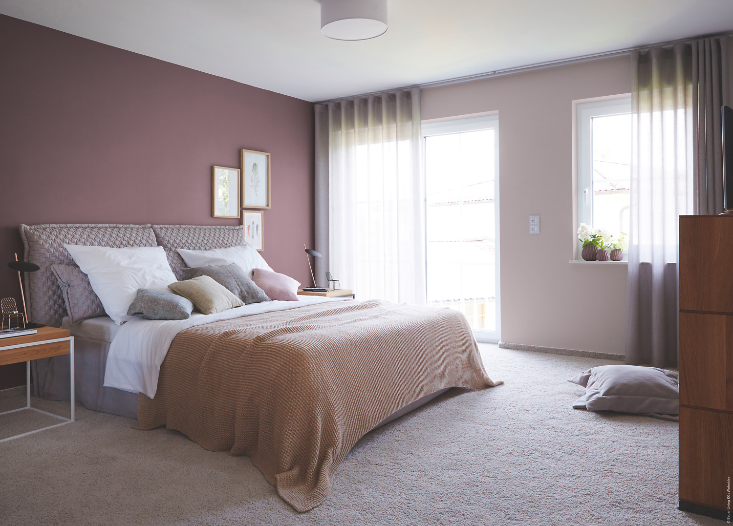 Featured image of post Wandfarbe Schlafzimmer Lila Grau : Spezielle wandfarbe für kinderzimmer ist frei von weichmachern und auch gut für babyzimmer geeignet.
